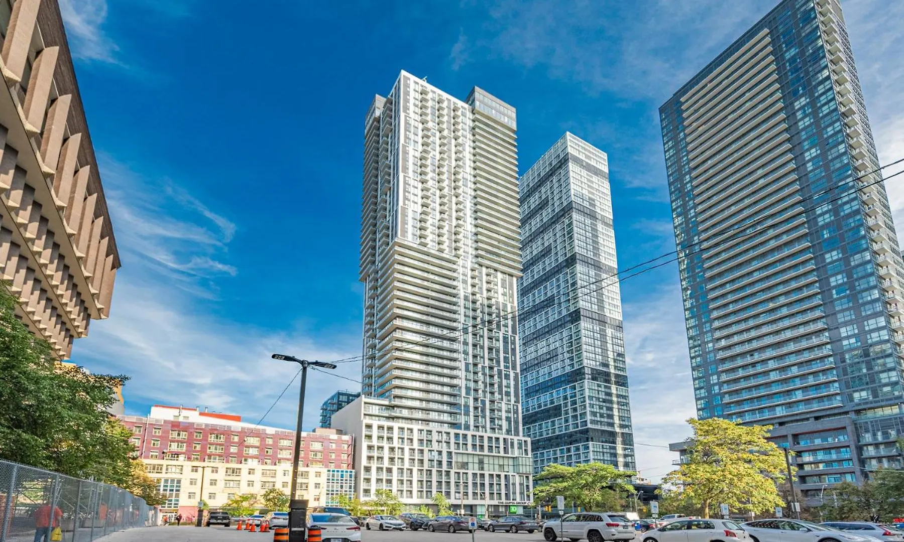 Toronto Garden Suites Apartment
