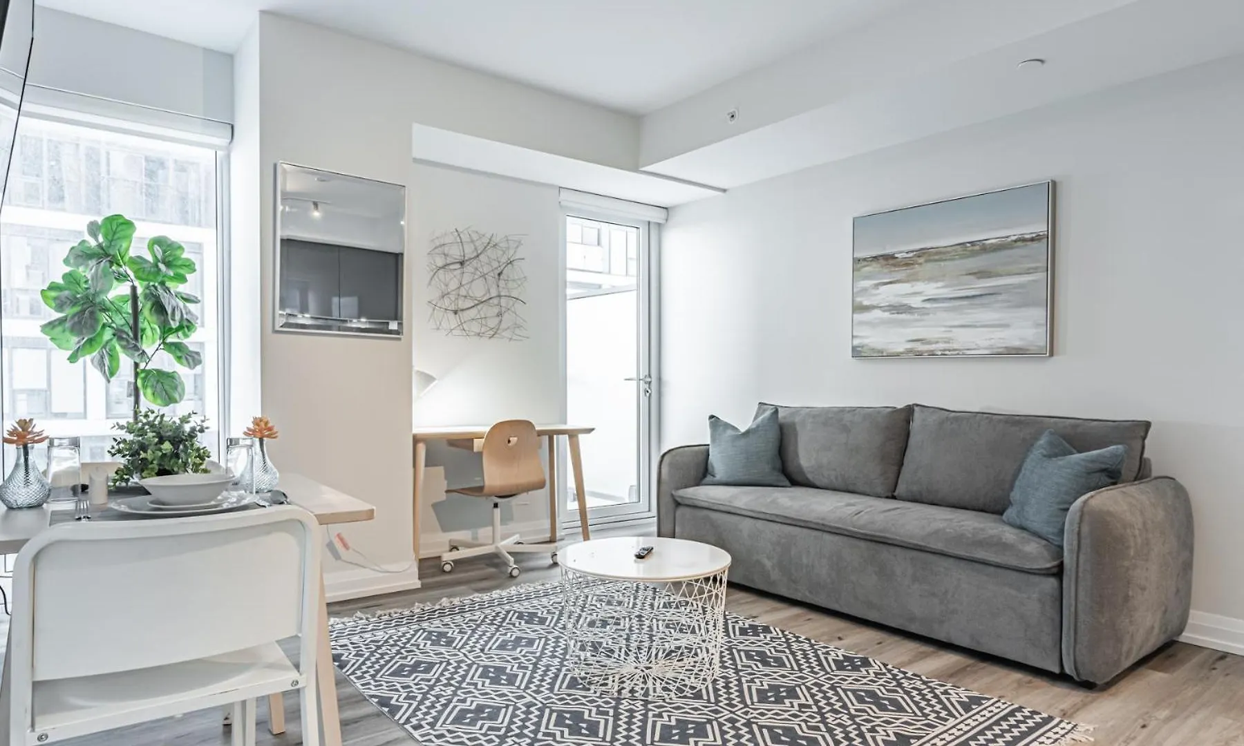 Toronto Garden Suites Apartment
