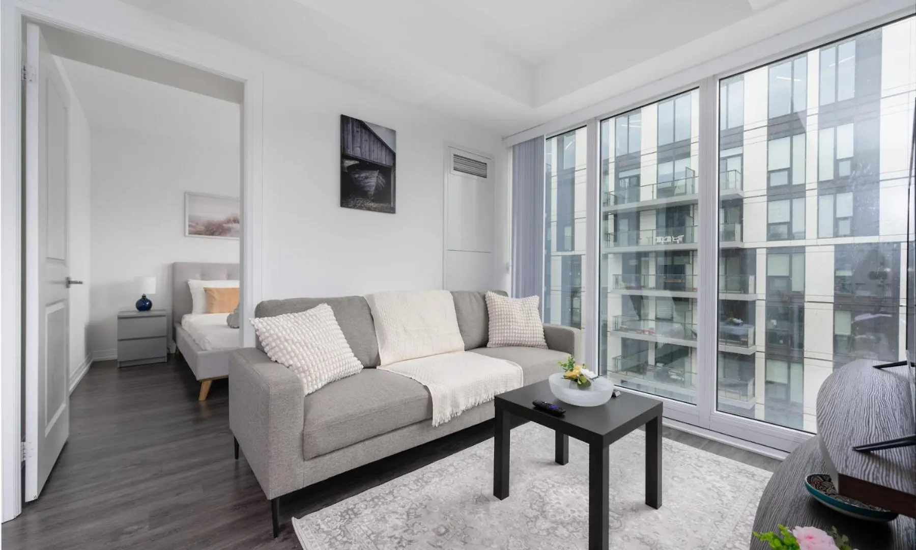 Toronto Garden Suites 0*,  Canada