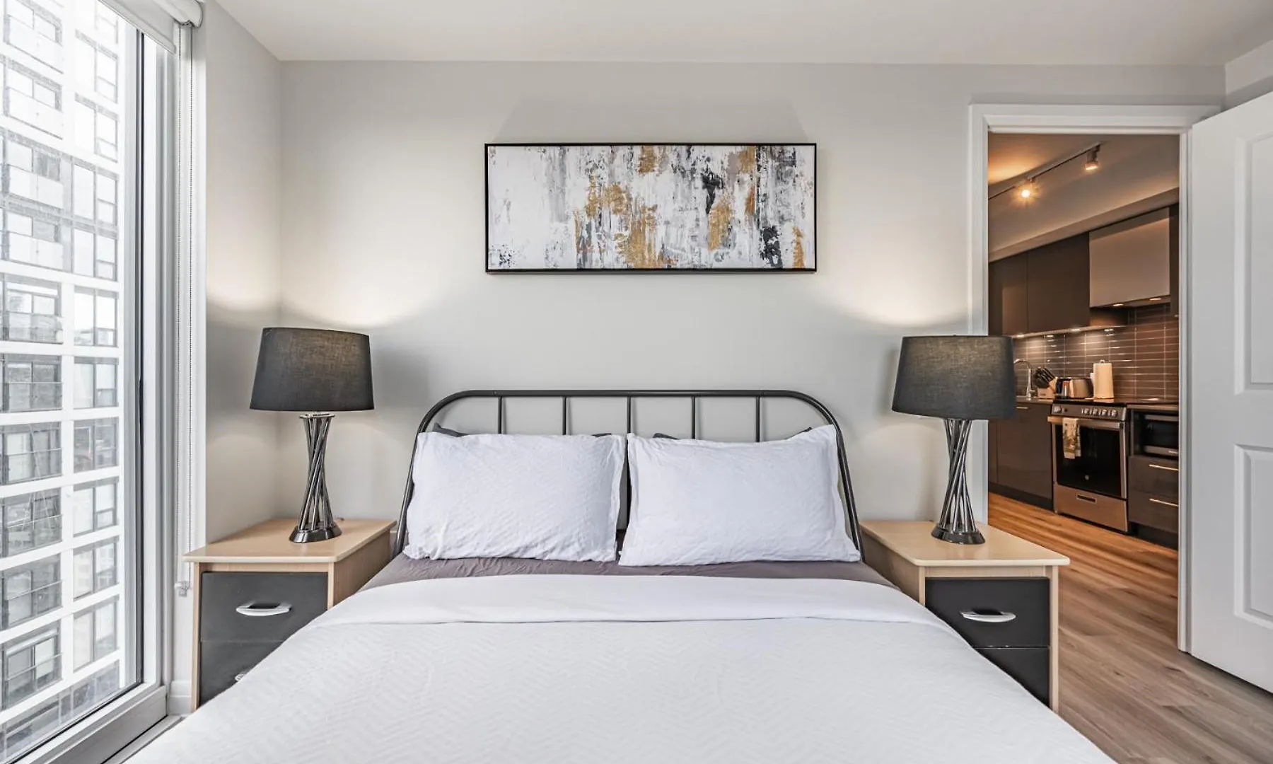 Toronto Garden Suites Apartment